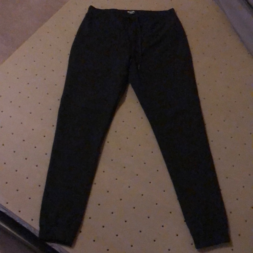 Mens Bluenotes traveller joggers.